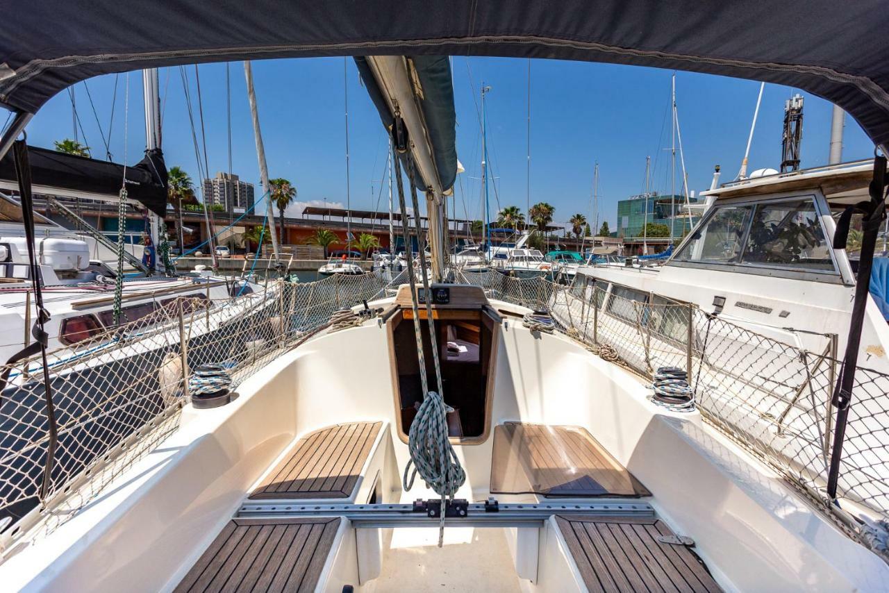 Sail Boat To Sleep Hotel Sant Adria de Besos Exterior foto